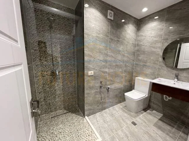 Durres, jepet me qera apartament Kati 12, 125 m² 800 Euro (Vollga, Durrës)