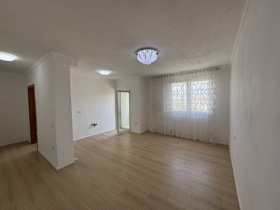 Tirane, shitet apartament 1+1+Ballkon , 65 m² 88.000 € (Besim Alla)