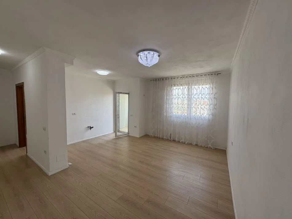 Tirane, shitet apartament 1+1+Ballkon , 65 m² 88.000 € (Besim Alla)