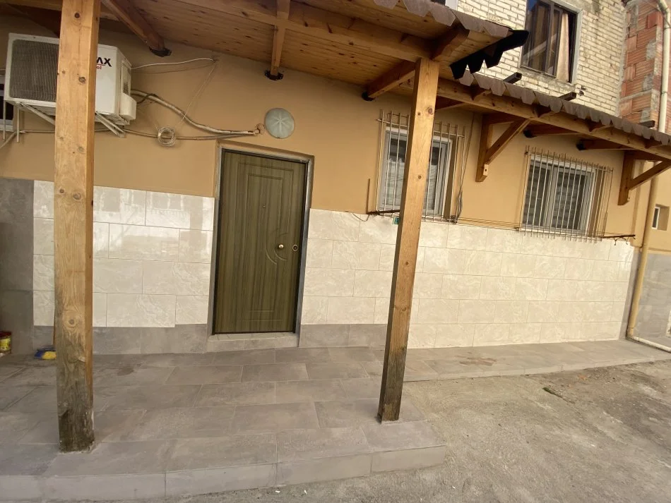 Tirane, shitet apartament 2+1 Kati 1, 83 m² 155.000 € (Prane AZHBR)