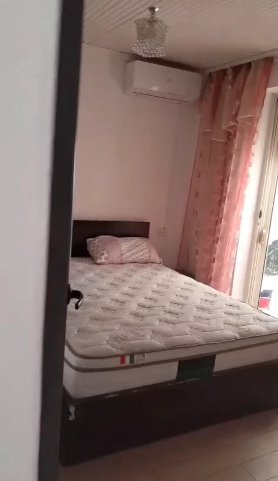 Tirane, jepet me qera apartament 1+1 Kati 1, 70 m² 450 € (Vasil Shanto)