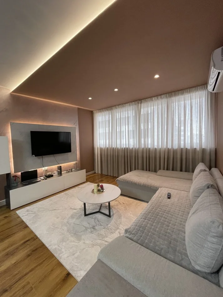 Tirane, shitet apartament 3+1+Ballkon Kati 9, 122 m² 250.000 € (Rruga Kavajes)