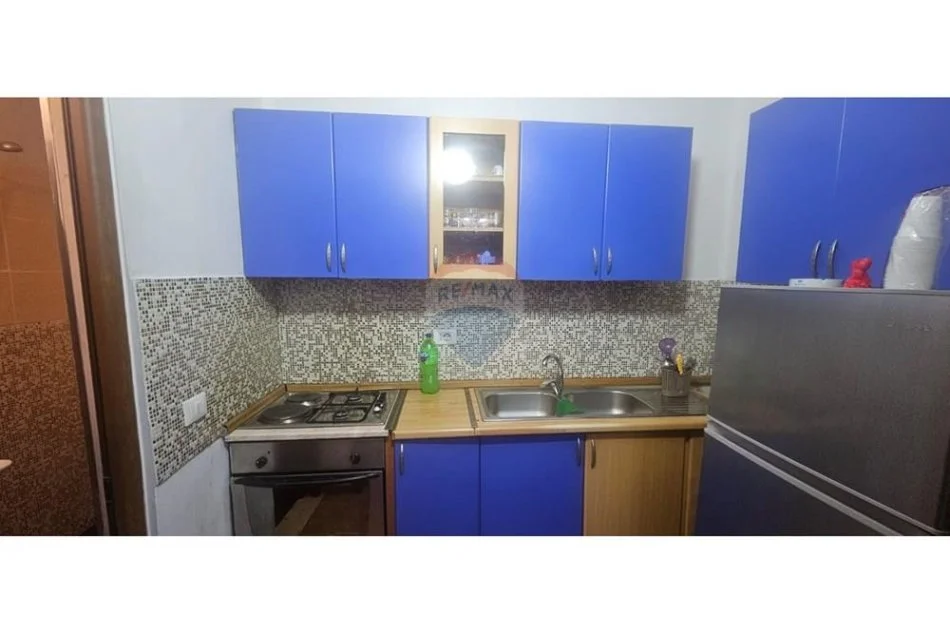 Tirane, shitet apartament 3+1+2+Ballkon , 91 m² 145.000 € (Rruga Ali Demi)