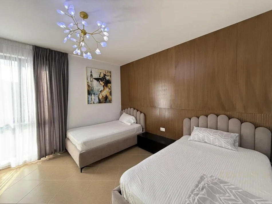 Tirane, jepet me qera apartament 2+1 Kati 5, 116 m² 600 € (Rezidenc City View)