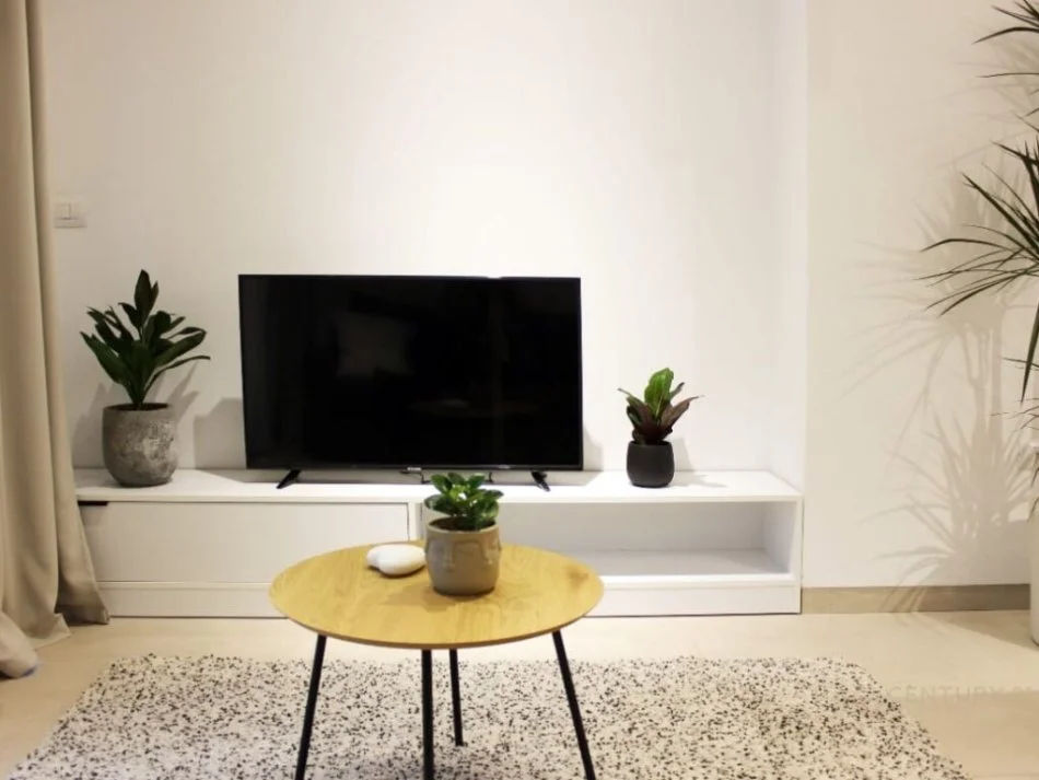 Tirane, jepet me qera apartament studio, Kati 1, 55 m² 600 € (Myslym Shyri)