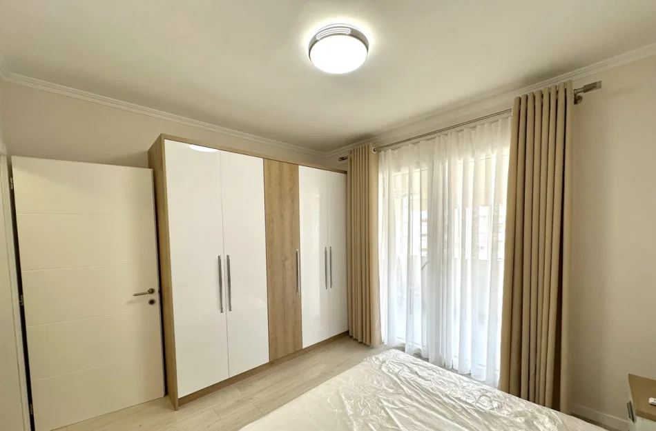 Tirane, jepet me qera apartament 1+1 Kati 4, 65 m² 450 € (Astir)