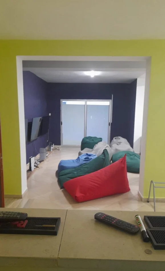 Tirane, jepet me qera ambjent biznesi Kati 1, 188 m² 1700 € (Bill Clinton Street)