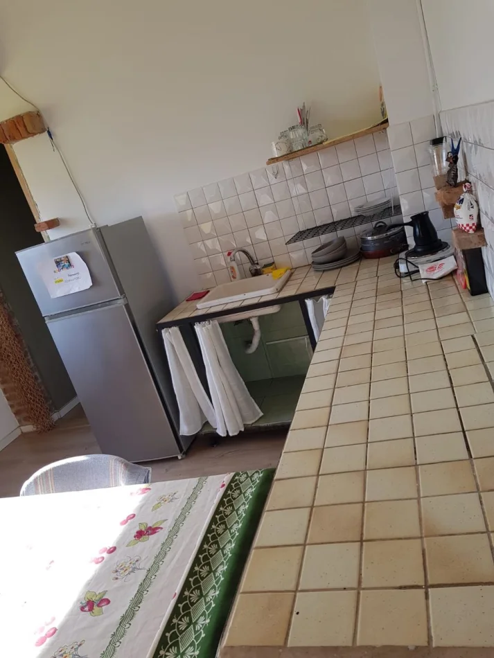 Tirane, jepet me qera apartament 2+1 Kati 2, 41 m² 500 € (Garzoniere Qender)