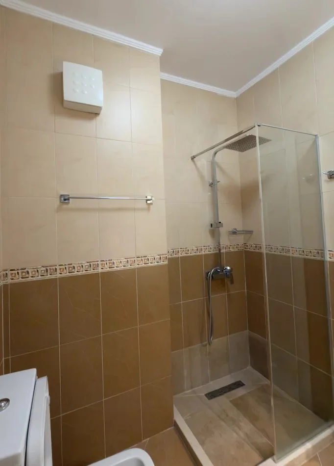 Tirane, jepet me qera apartament 1+1 Kati 3, 66 m² 650 € (21dhjetori)