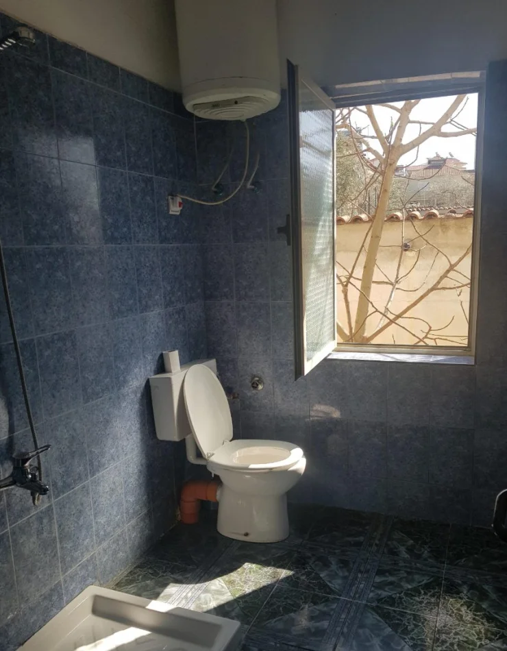 Tirane, jepet me qera apartament 2+1 Kati 2, 70 m² 450 € (Qytet Studenti)