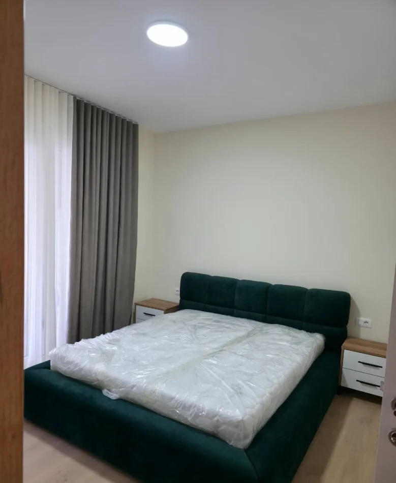 Tirane, jepet me qera apartament 2+1 Kati 3, 97 m² 600 € (Astir)