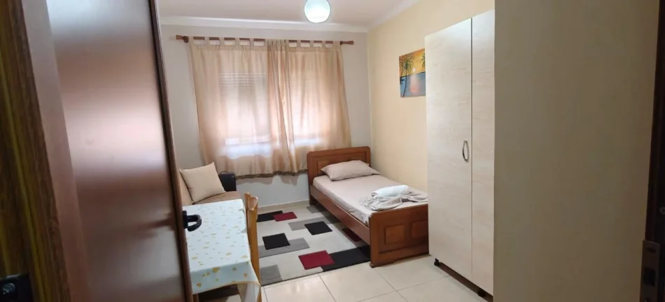 Tirane, jepet me qera apartament 2+1 Kati 2, 80 m² 600 € (Rruga E Durresit)