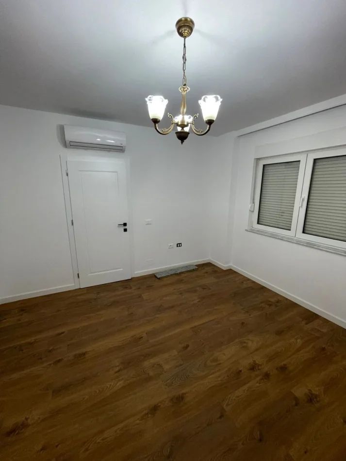 Tirane, jepet me qera apartament 1+1 Kati 3, 67 m² 1.000 € (Stadiumi Kombetar)