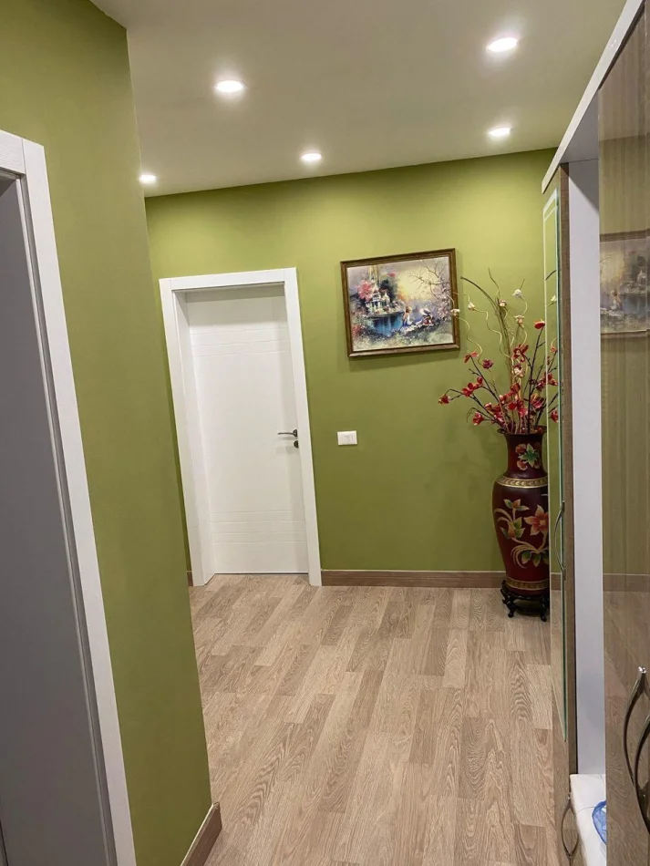 Tirane, shitet apartament 2+1 Kati 3, 210.000 € (Ish Ambasada Jugosllave)