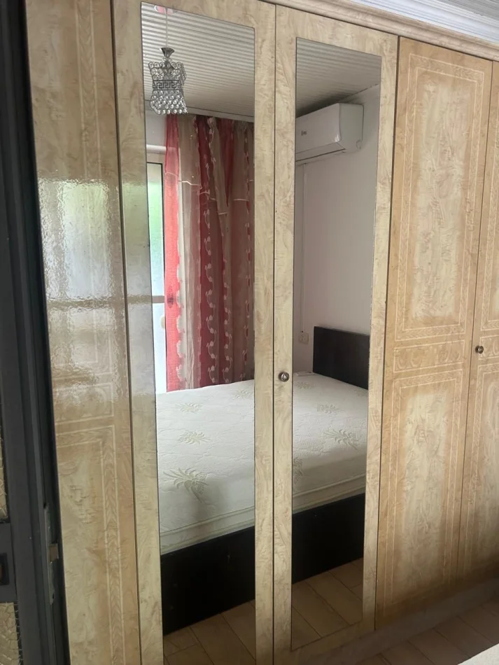Tirane, jepet me qera apartament 1+1 Kati 1, 50 m² 450 € (Komuna Parisit)