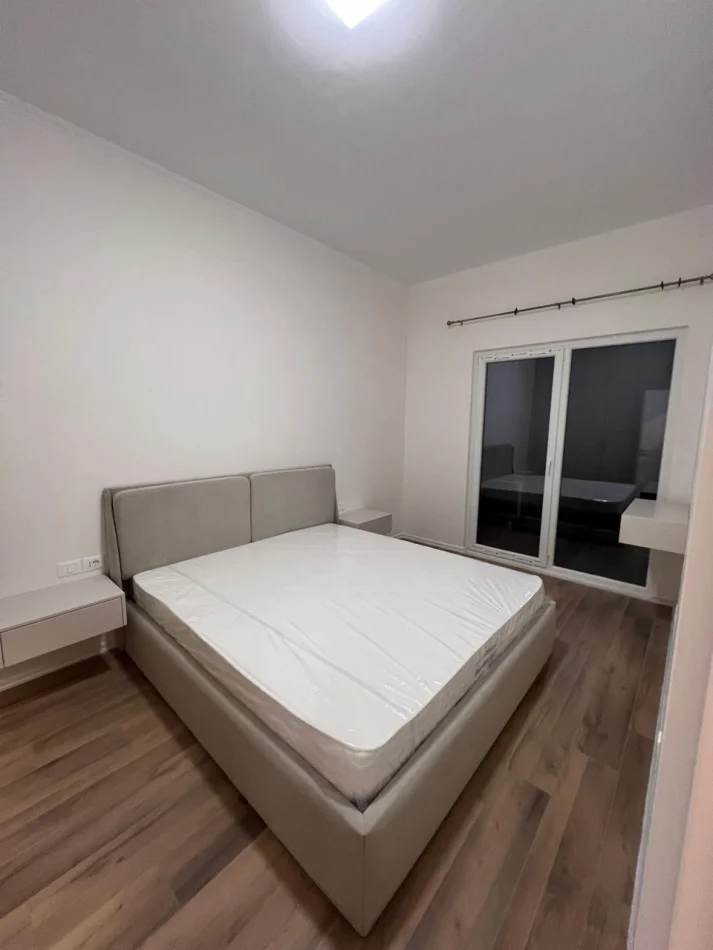 Tirane, jepet me qera apartament 1+1 Kati 8, 66 m² 550 € (Laprakë)