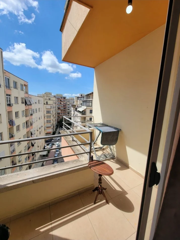 Tirane, jepet me qera apartament 1+1 Kati 7, 70 m² 420 € (Astir)