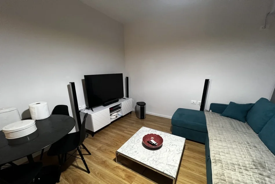 Tirane, jepet me qera apartament 1+1 Kati 1, 65 m² 600 € (Tregu Elektrik)