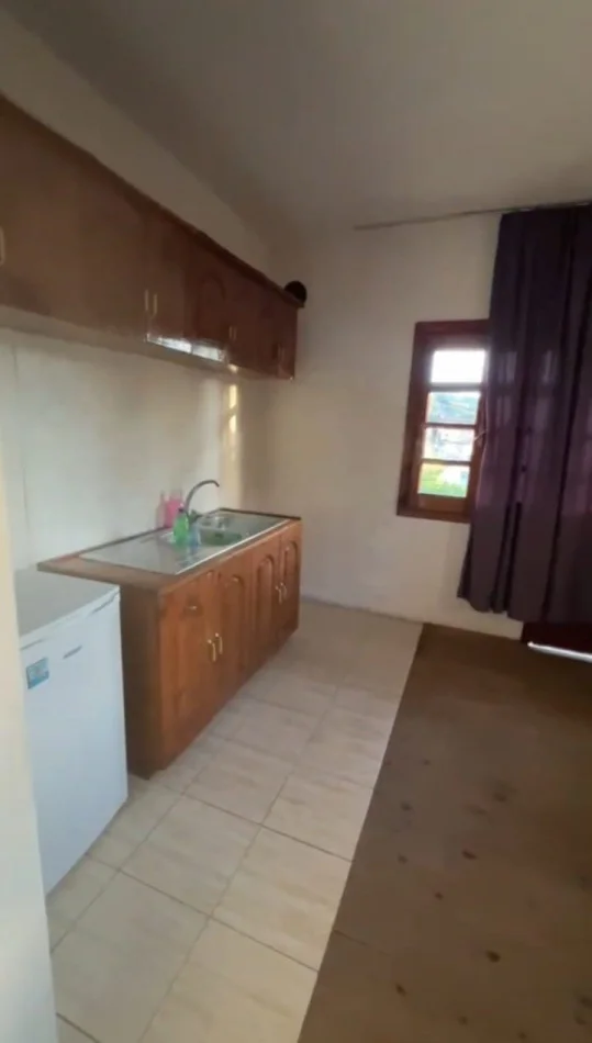 Tirane, jepet me qera apartament 2+1 Kati 2, 101 m² 500 € (Qyteti Studenti)