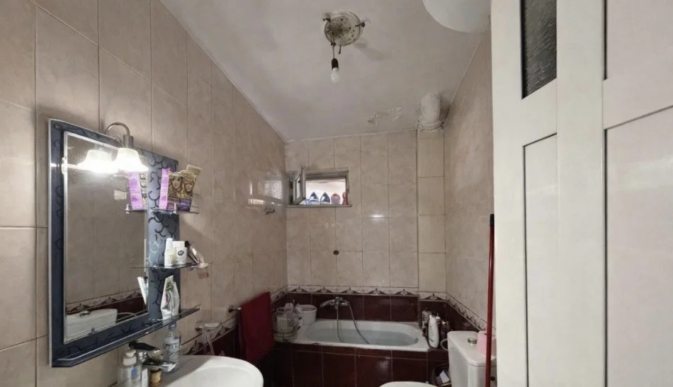 Tirane, shitet apartament 2+1 Kati 1, 98 m² 230.000 € (QSUT)