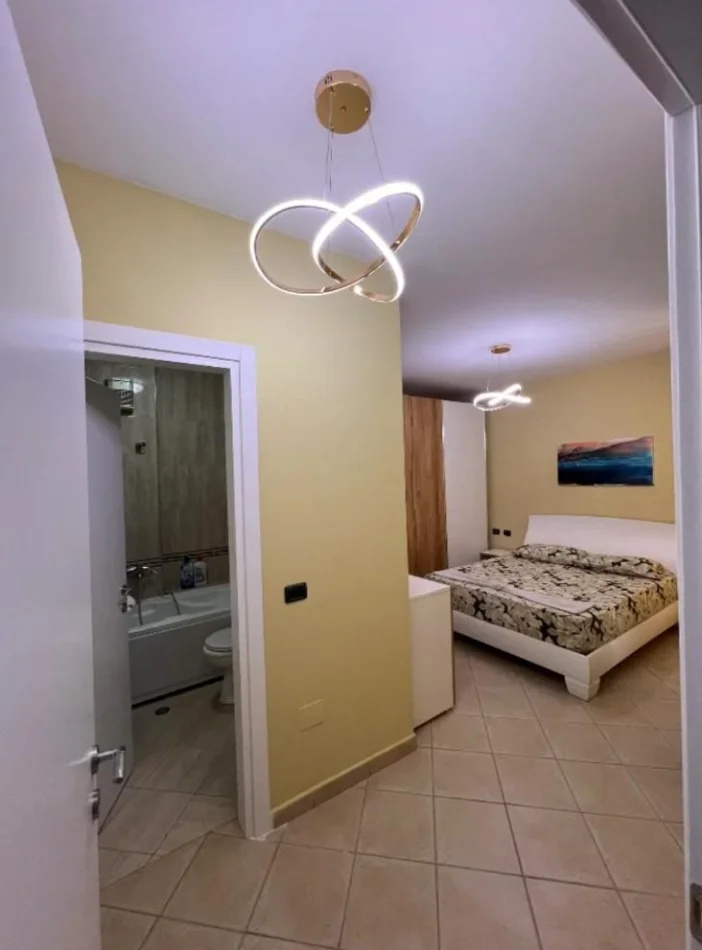 Tirane, jepet me qera apartament 2+1 Kati 10, 103 m² 1.000 € (9 Katëshet)