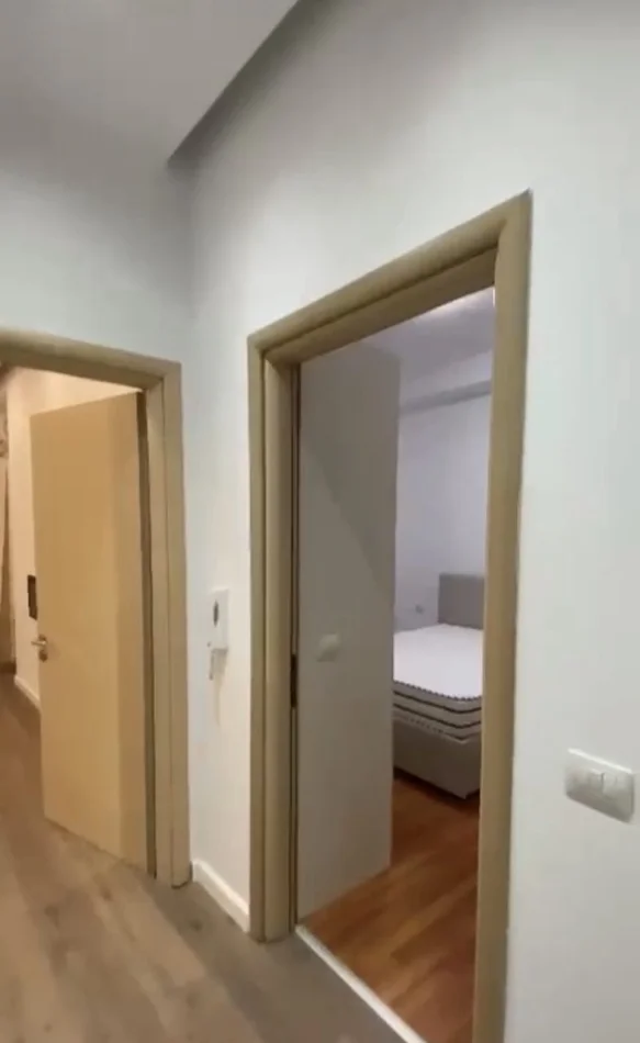 Tirane, jepet me qera apartament 1+1 Kati 1, 90 m² 550 € (Botanical Garden of Tirana)