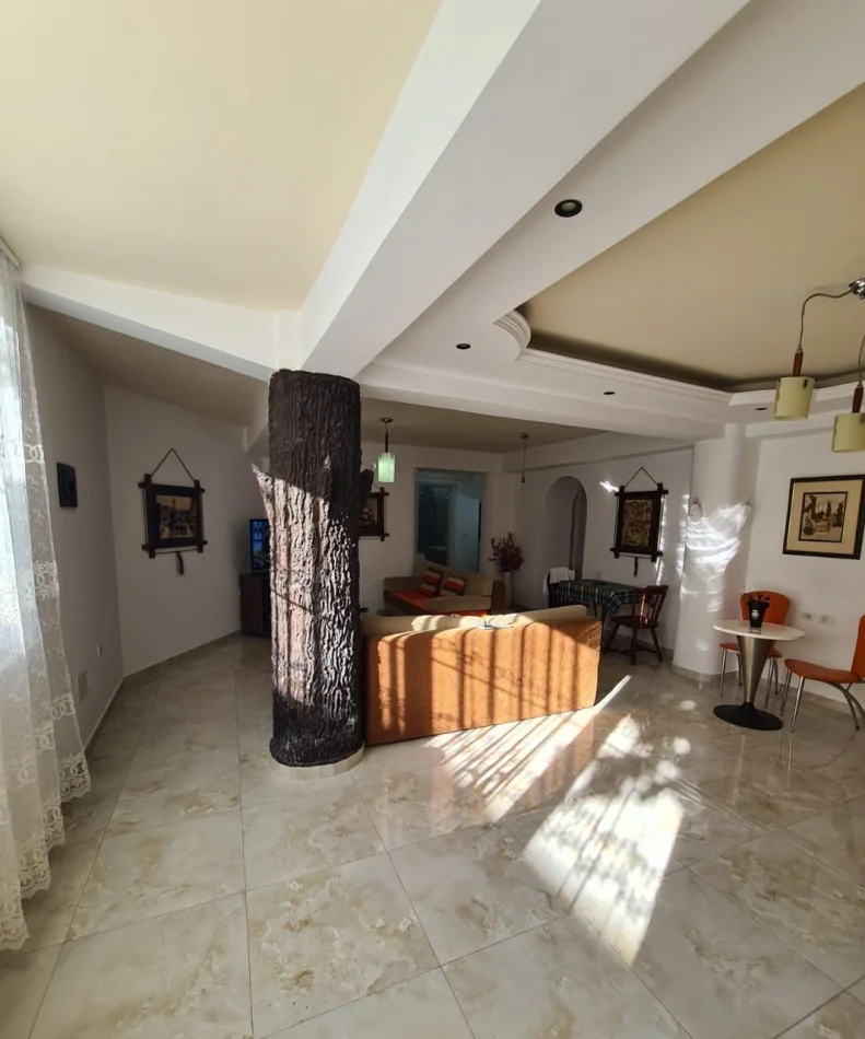 Tirane, jepet me qera apartament 2+1 Kati 1, 90 m² 500 € (Embassy of the United States)