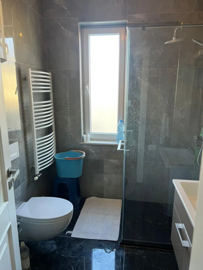 Tirane, shitet apartament 2+1 Kati 2, 225.000 € (Kinostudio)