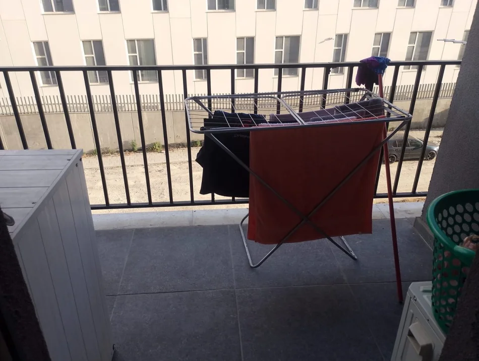 Tirane, jepet me qera apartament 2+1 Kati 4, 85 m² 500 € (Rruga 5 Maji)