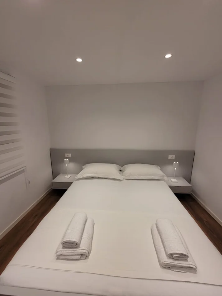 Tirane, jepet me qera apartament 1+1 Kati 1, 60 m² 550 € (Rruga e Durrësit)