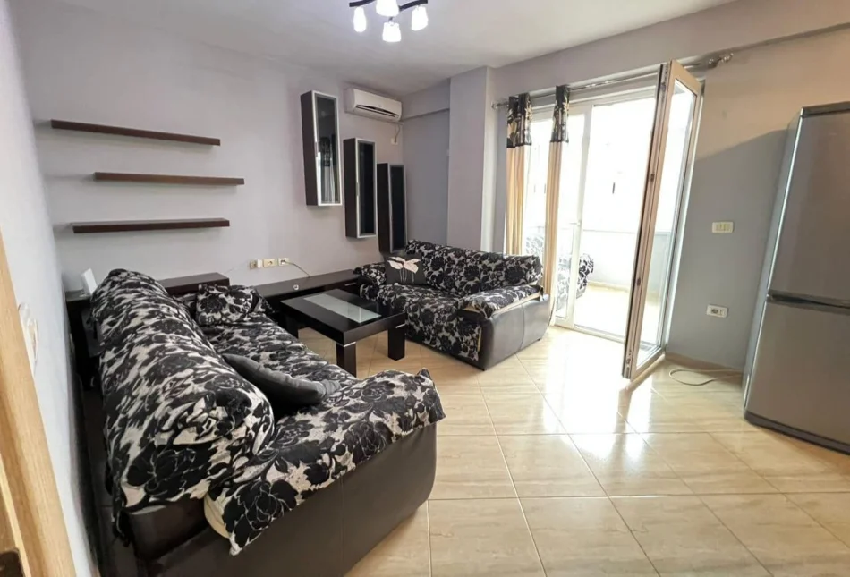 Tirane, jepet me qera apartament 1+1 Kati 5, 70 m² 520 € (Jordan Misja)