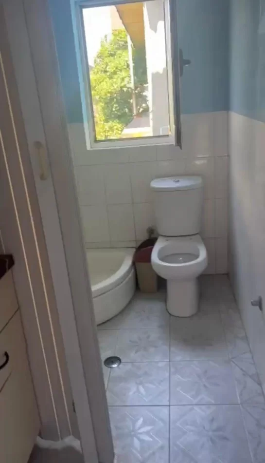 Tirane, jepet me qera apartament 2+1 Kati 2, 50 m² 270 € (American Hospital 3)