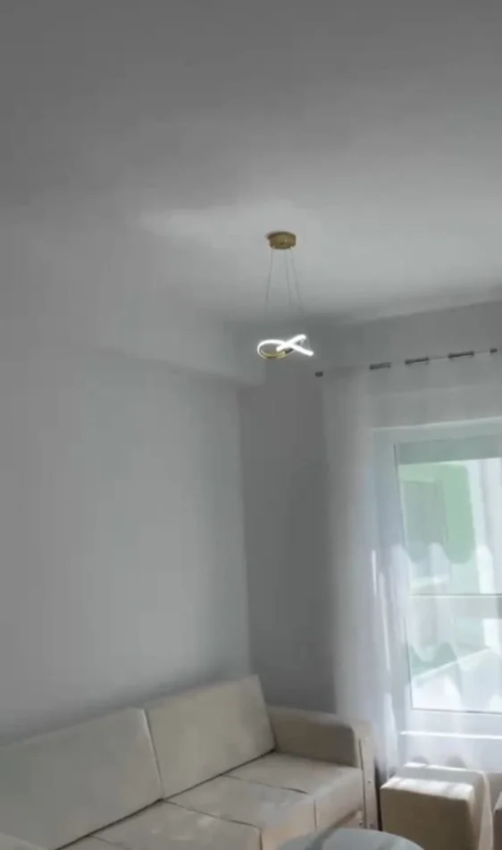 Tirane, jepet me qera apartament 1+1 Kati 7, 50 m² 380 € (Ali Demi)