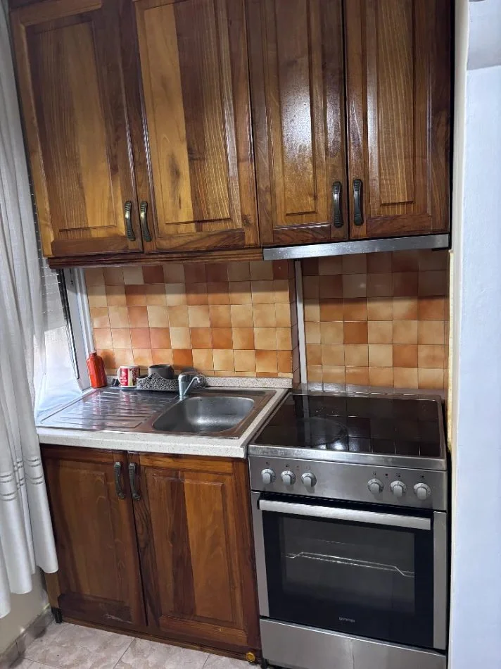 Tirane, jepet me qera apartament 2+1 Kati 5, 55 m² 450 € (Rruga Bajo Topulli)