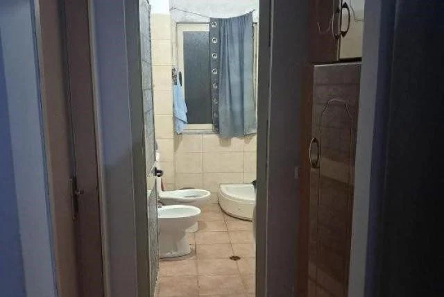 Tirane, shitet apartament 1+1 Kati 4, 70 m² 140.000 € (Yzberisht)