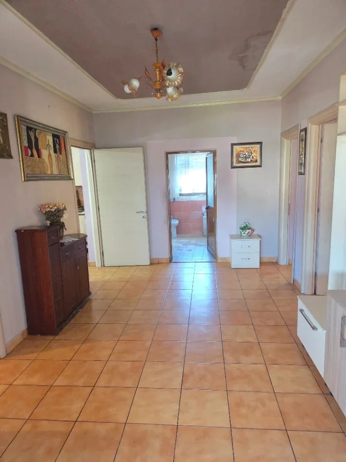 Tirane, jepet me qera apartament 2+1 Kati 3, 99 m² 450 € (Ish Fusha E Aviacionit)