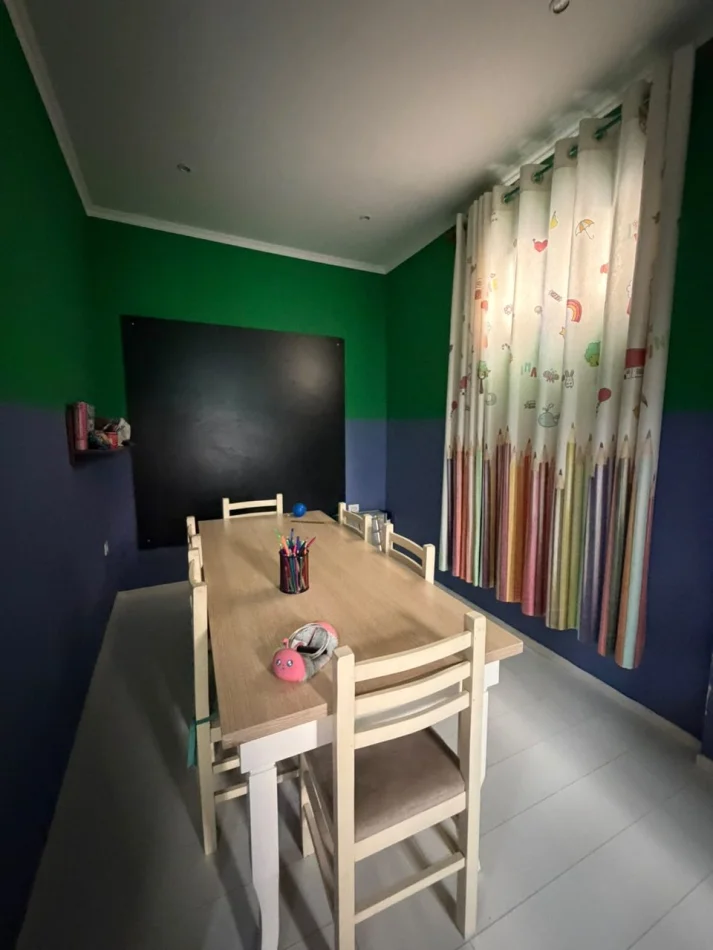 Tirane, jepet me qera ambjent biznesi Kati 0, 100 m² 700 € (Allias)