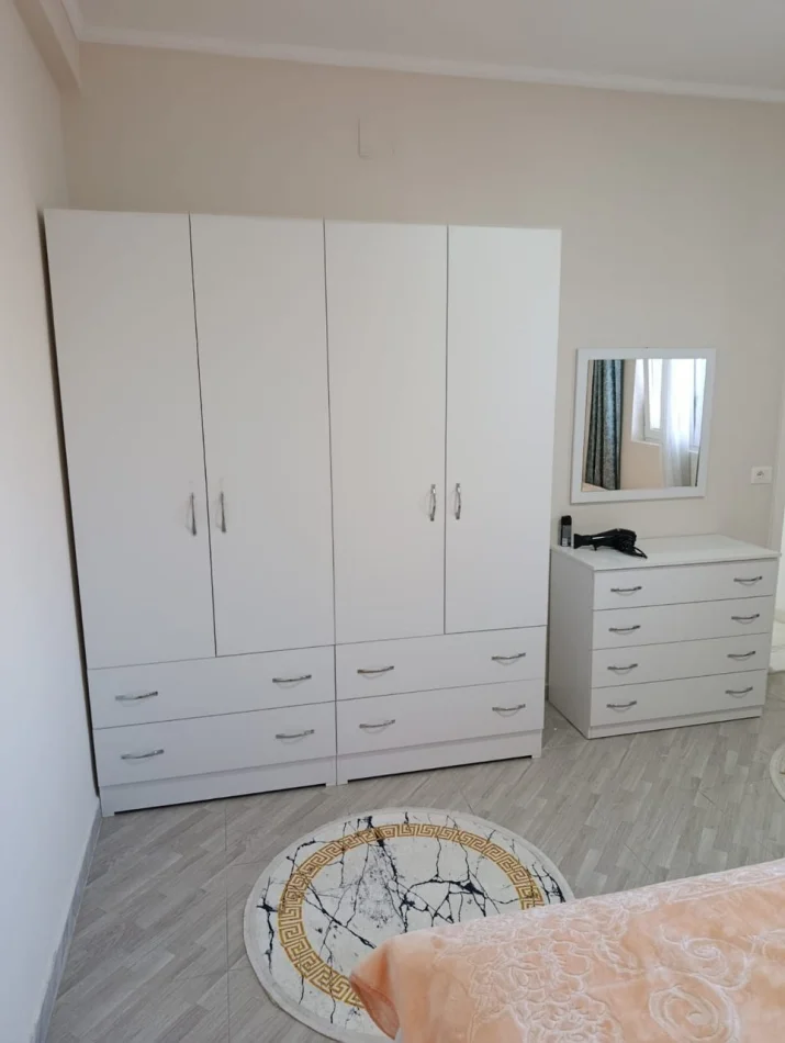Tirane, jepet me qera apartament 1+1 Kati 1, 70 m² 500 € (Spitali Amerikan 2)