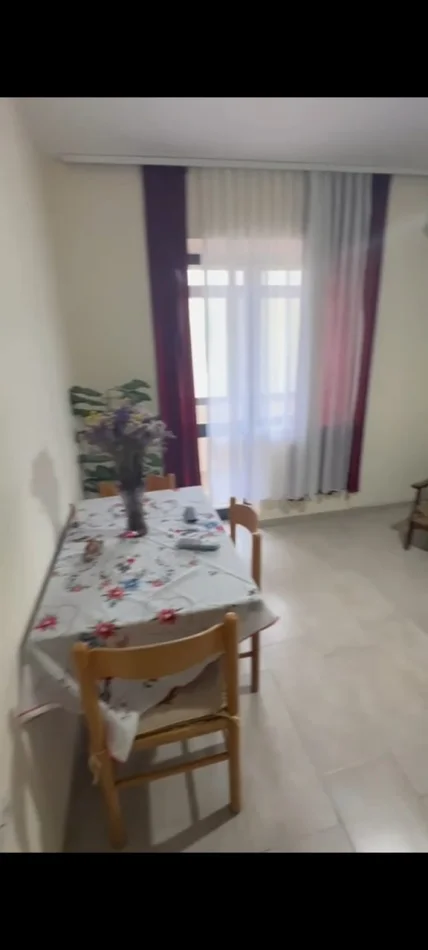 Tirane, jepet me qera apartament 1+1 Kati 2, 65 m² 450 € (Rruga e Dibrës)