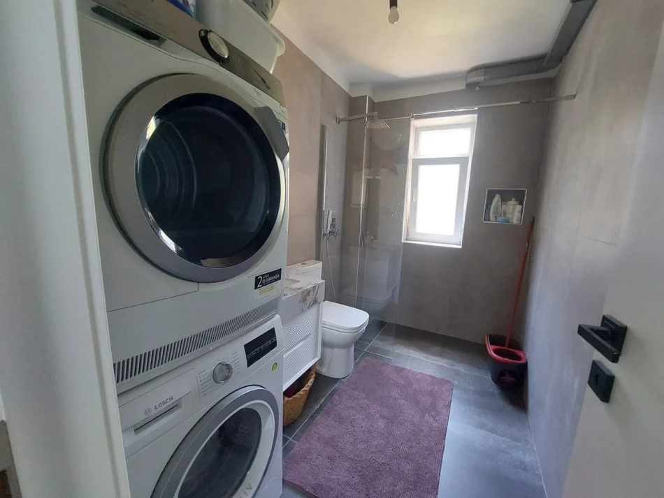 Tirane, jepet me qera apartament 1+1 Kati 2, 30 m² 350 € (QSUT)