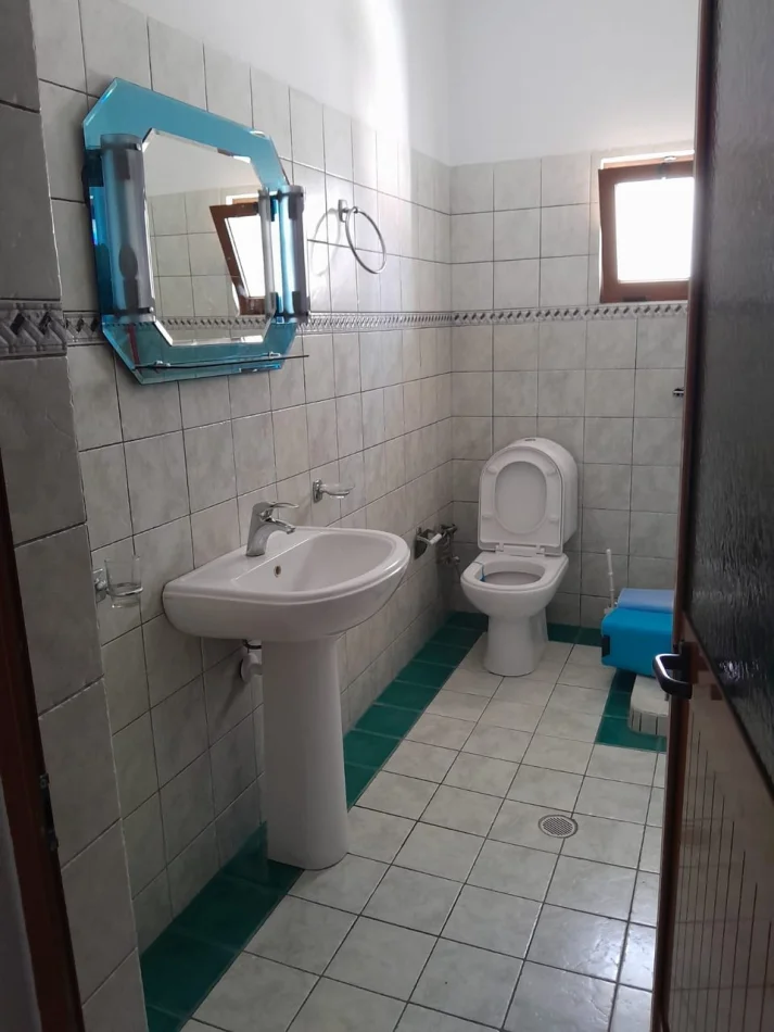 Tirane, jepet me qera apartament 1+1 Kati 2, 55 m² 350 € (Rruga Jordan Misja)