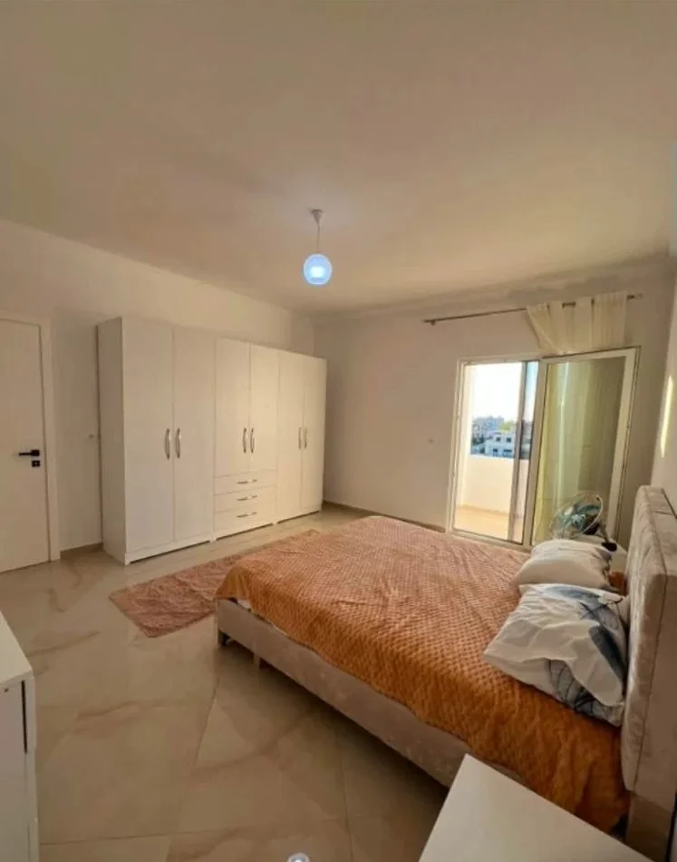Tirane, jepet me qera apartament 2+1 Kati 2, 120 m² 500 € (Zona e Senatoriumit)