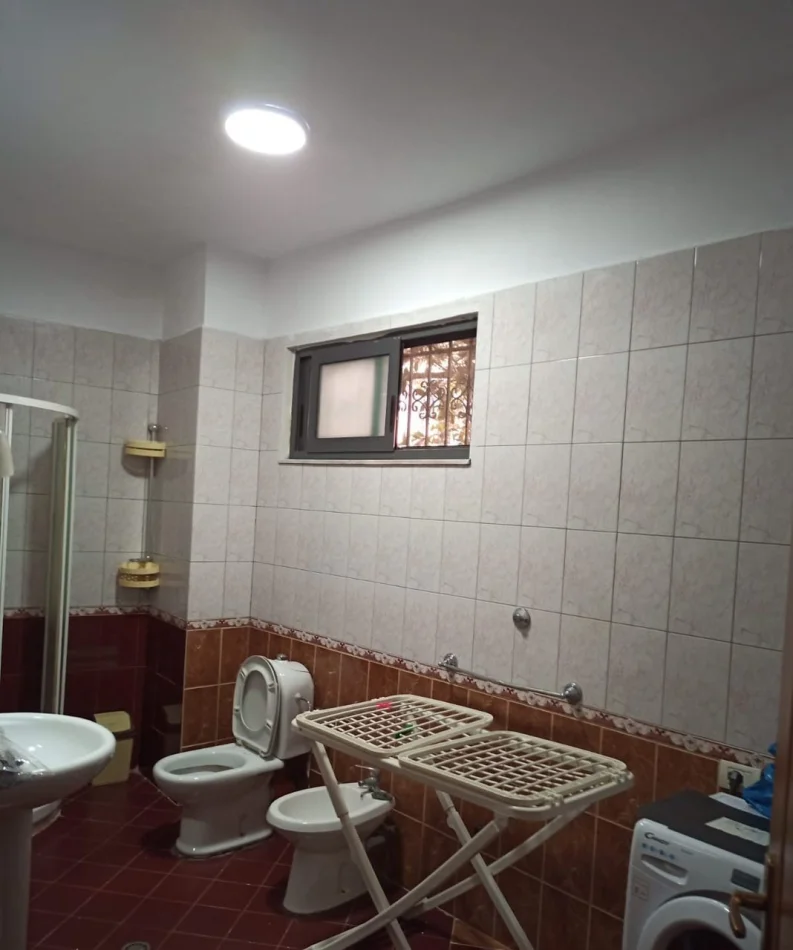 Tirane, jepet me qera apartament 1+1 Kati 2, 70 m² 500 € (Rruga Mine Peza)