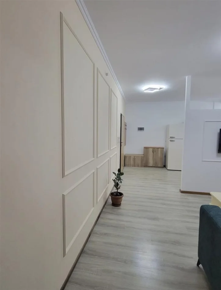 Tirane, jepet me qera apartament 1+1 Kati 4, 70 m² 550 € (Oxhaku)
