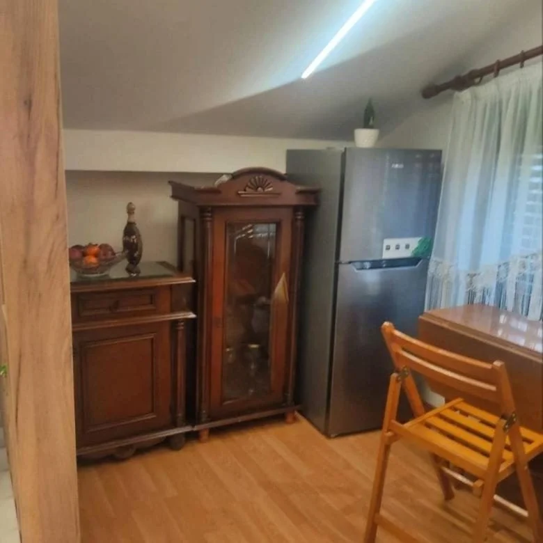 Tirane, jepet me qera apartament 2+1 Kati 3, 80 m² 500 € (Rruga 5 Maji)