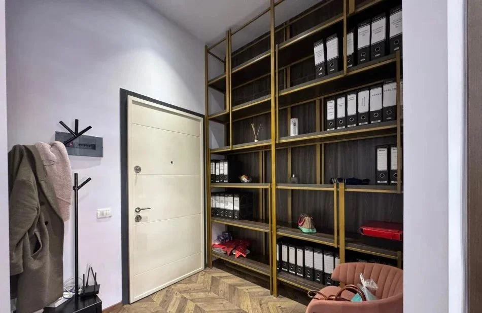 Tirane, jepet me qera ambjent biznesi Kati 7, 55 m² 650 € (American Hospital 3)