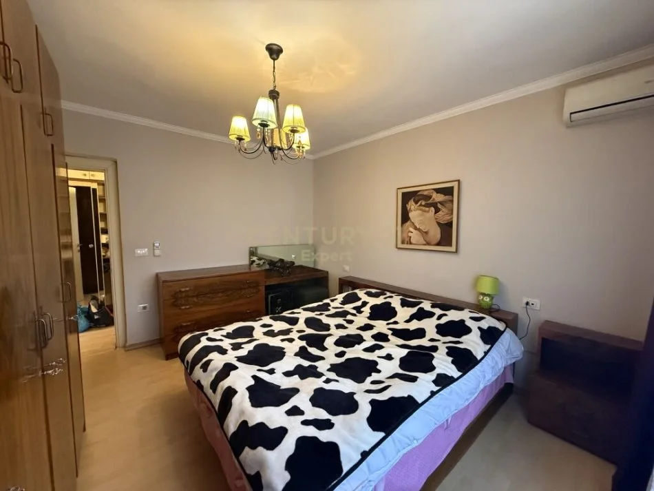 Tirane, jepet me qera apartament 2+1 Kati 4, 70 m² 600 € (Myslym Shyri)