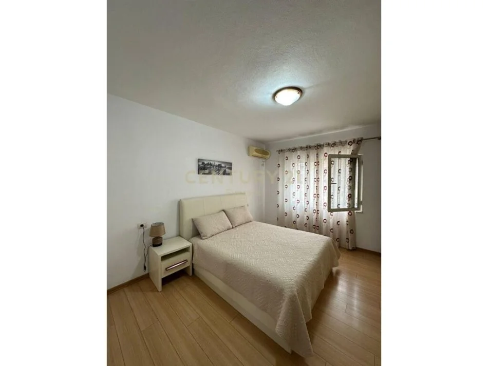 Tirane, jepet me qera apartament 2+1 Kati 2, 74 m² 700 € (Stadiumi Dinamo)
