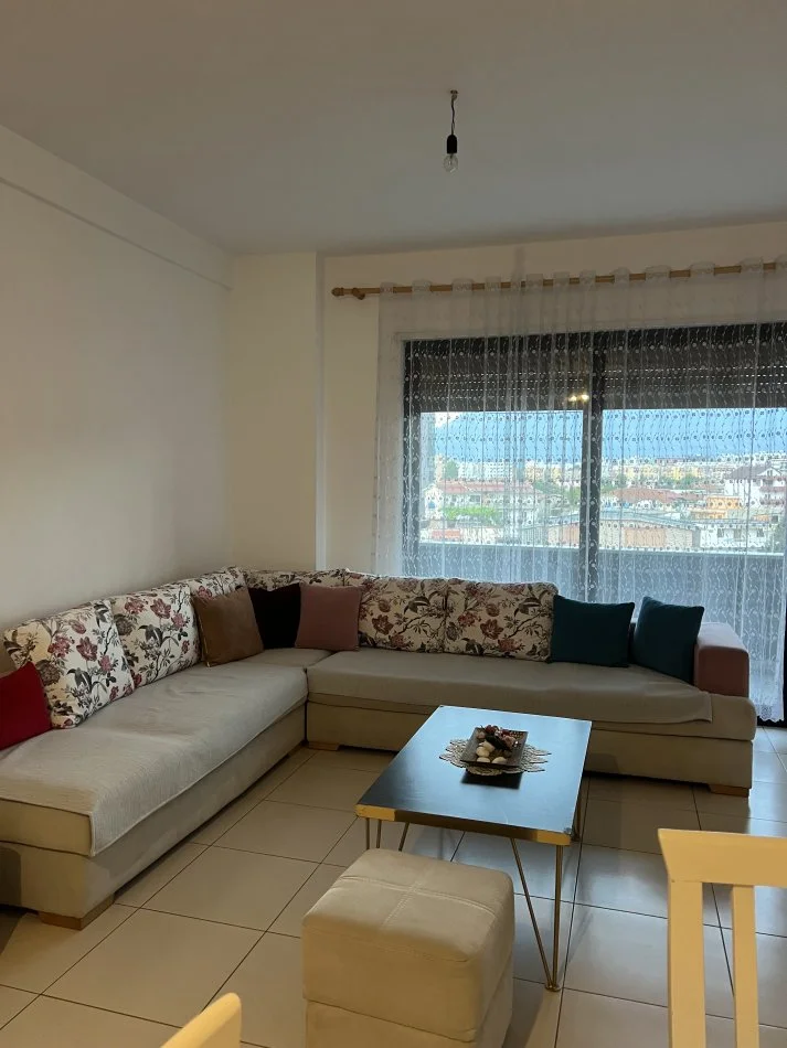 Tirane, jepet me qera apartament 2+1+Ballkon Kati 3, 100 m² 500 € (ASTIR TE BANKA RAIFFEISEN RR. Kryesore)