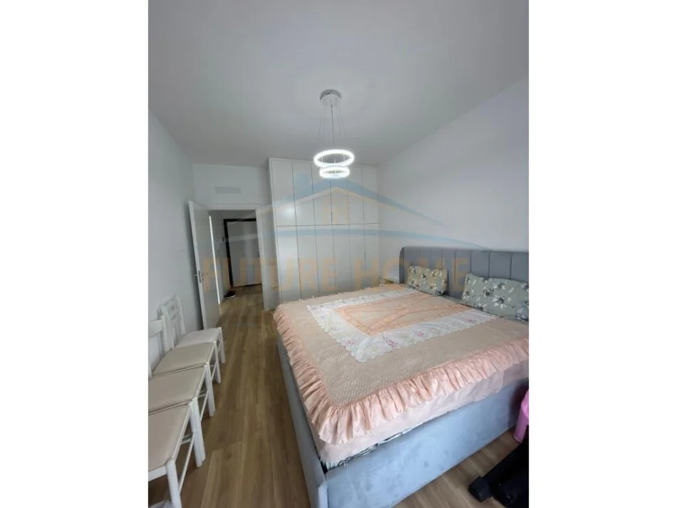 Tirane, shitet apartament 1+1+Ballkon Kati 4, 69 m² 120.000 € (Fusha e Avacionit)